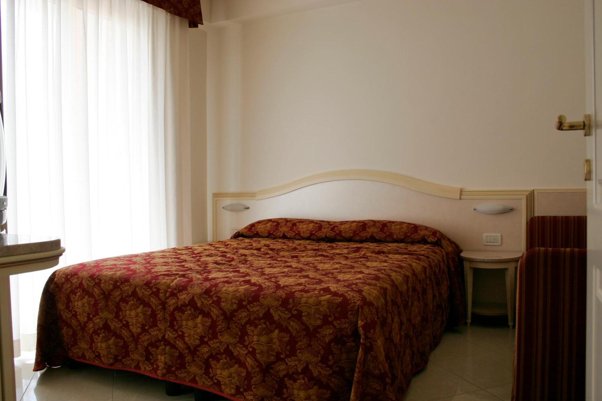 רימיני Residence Olimpo מראה חיצוני תמונה