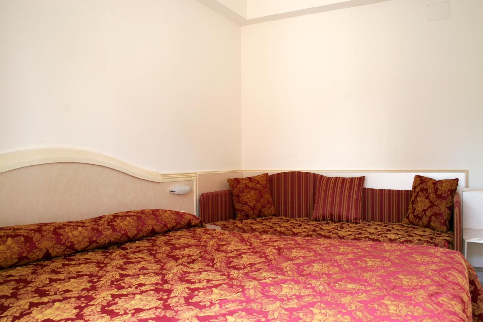 רימיני Residence Olimpo מראה חיצוני תמונה